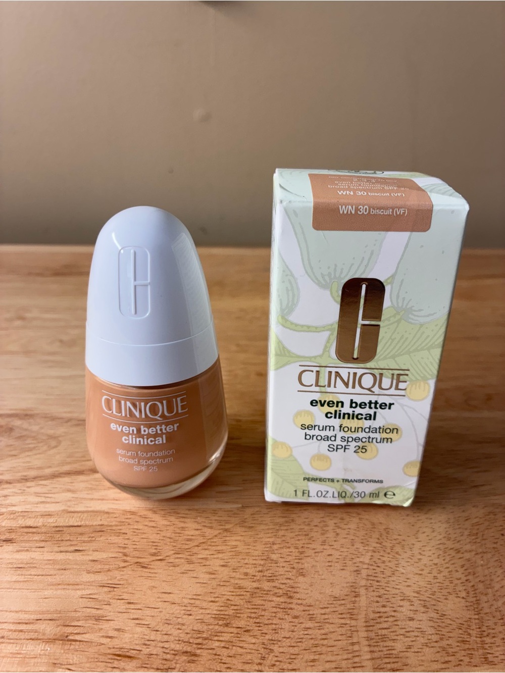 Clinique Even Better Clinical Serum Liquid Foundation WN Biscuit (vf) New